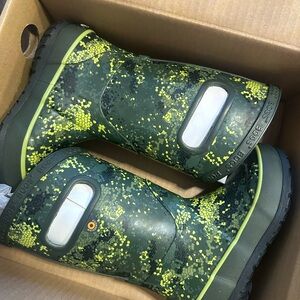 Kids Bogs Camouflage Green and Yellow Boots
